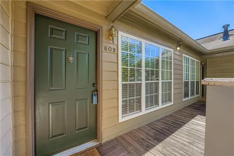 $175,000 | 609 Mill Pond Drive, Smyrna, GA 30082