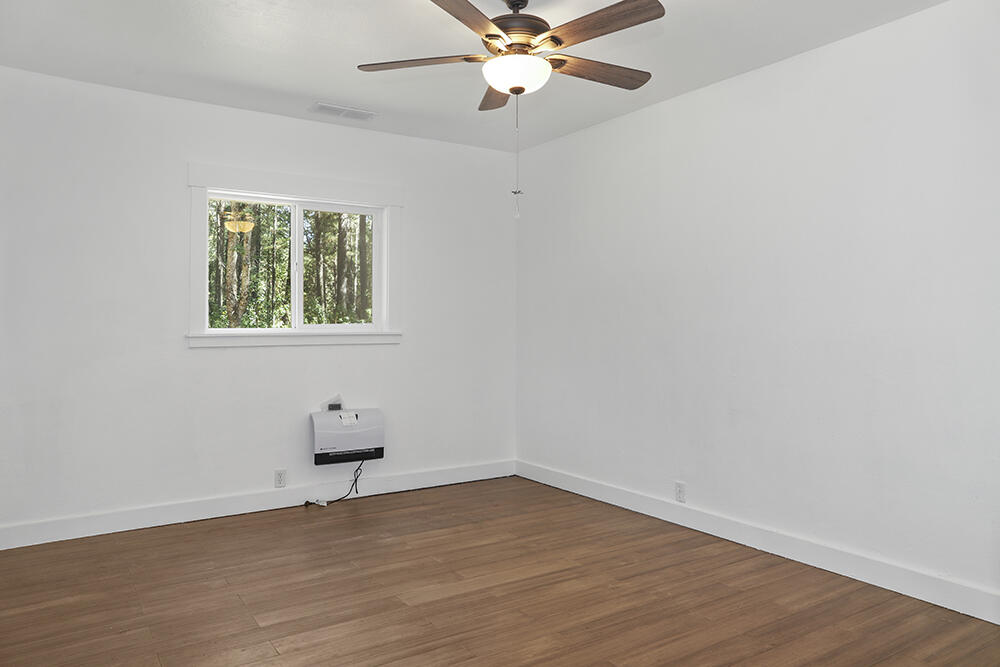 131 Cheney Creek Road Grants Pass, OR 97527 - Photo 16 of 40 9851D045-44FB-4EE5-A6CF-82FDE35A114C