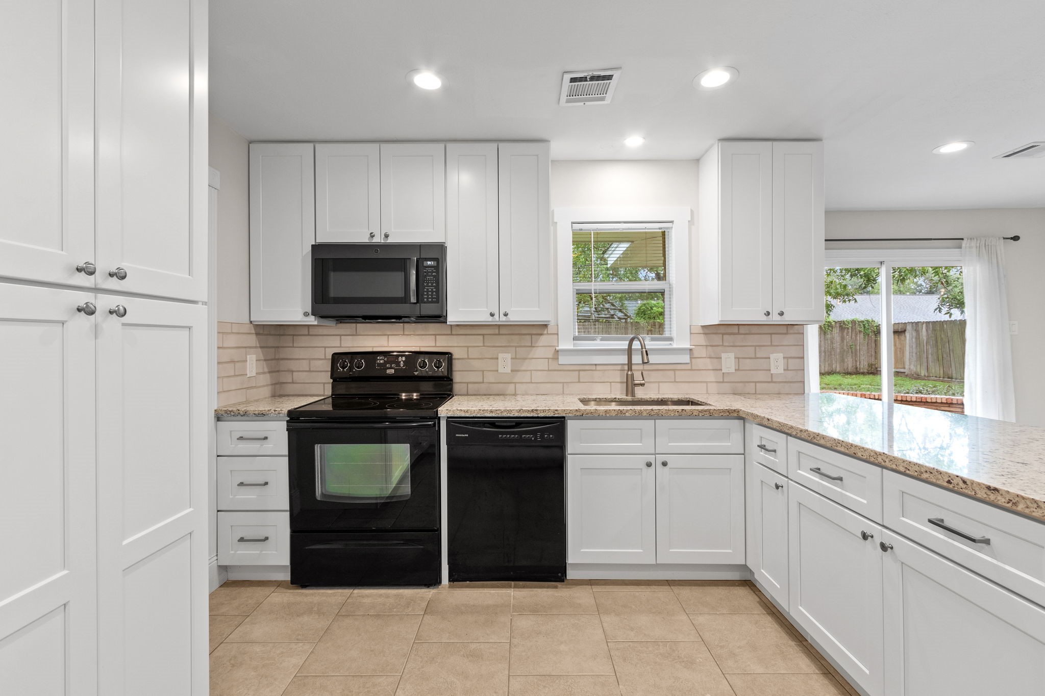 10518 Mayfield Road Houston, TX 77043 - Photo 13 of 26