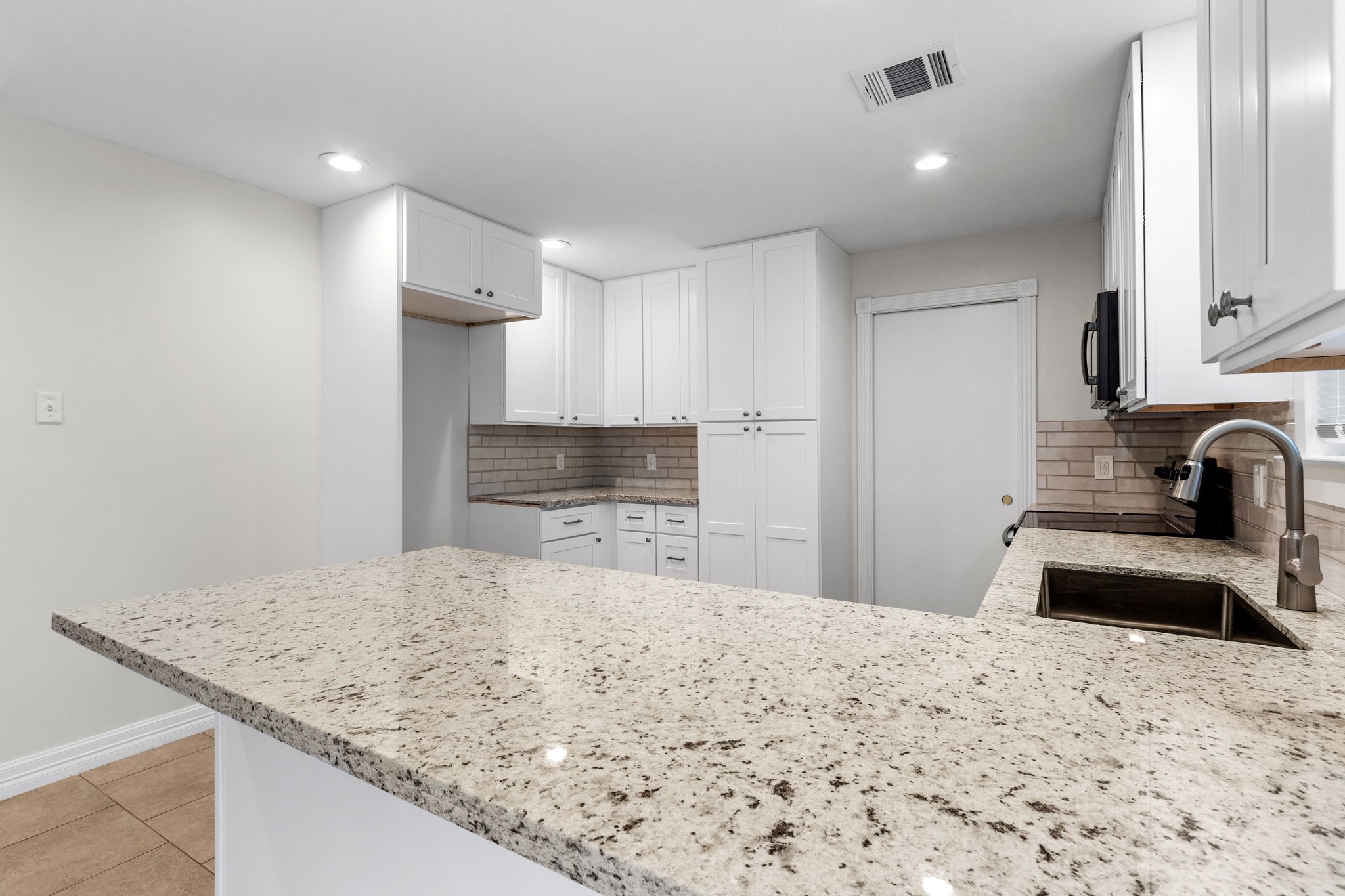 10518 Mayfield Road Houston, TX 77043 - Photo 15 of 26