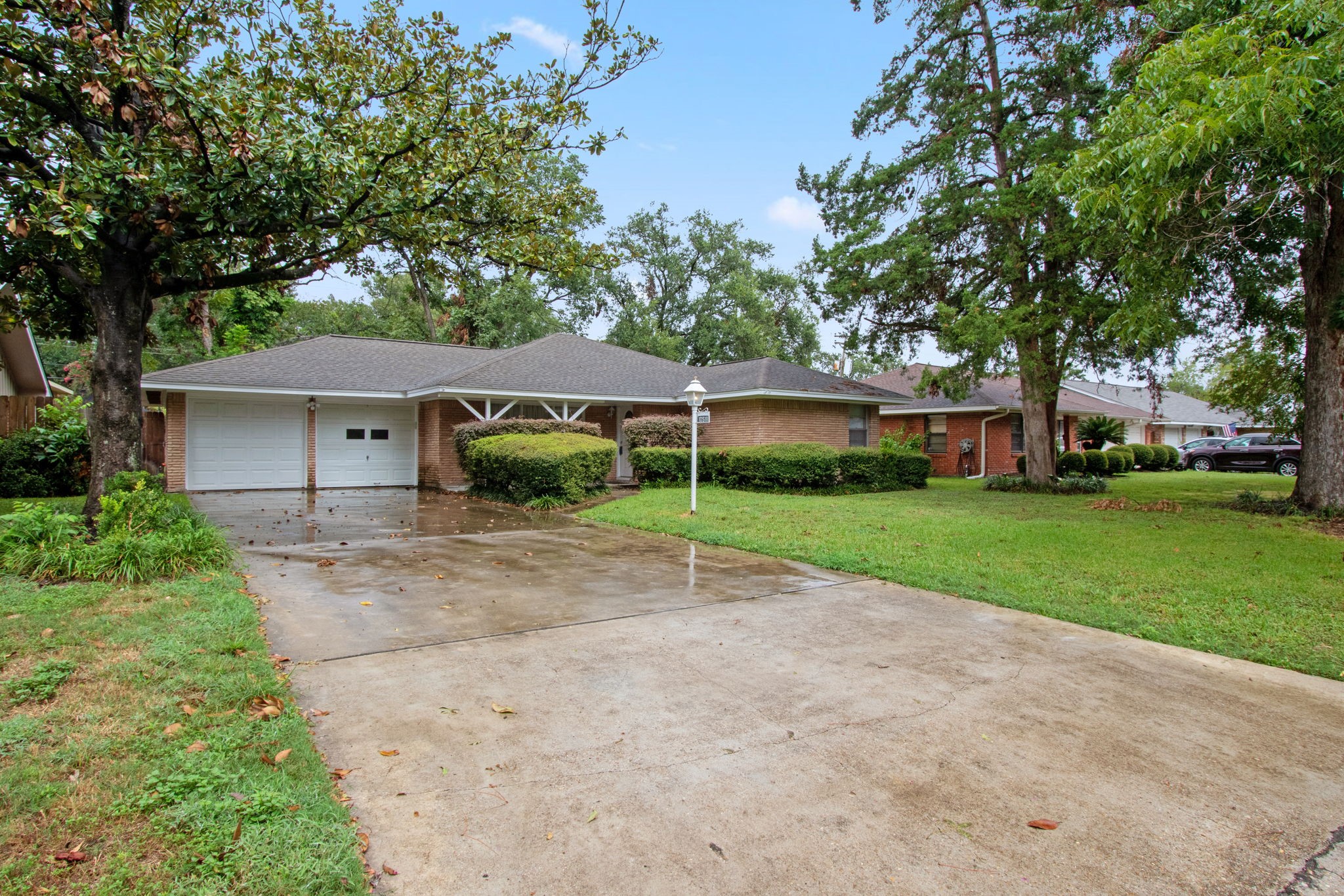 10518 Mayfield Road Houston, TX 77043 - Photo 2 of 26