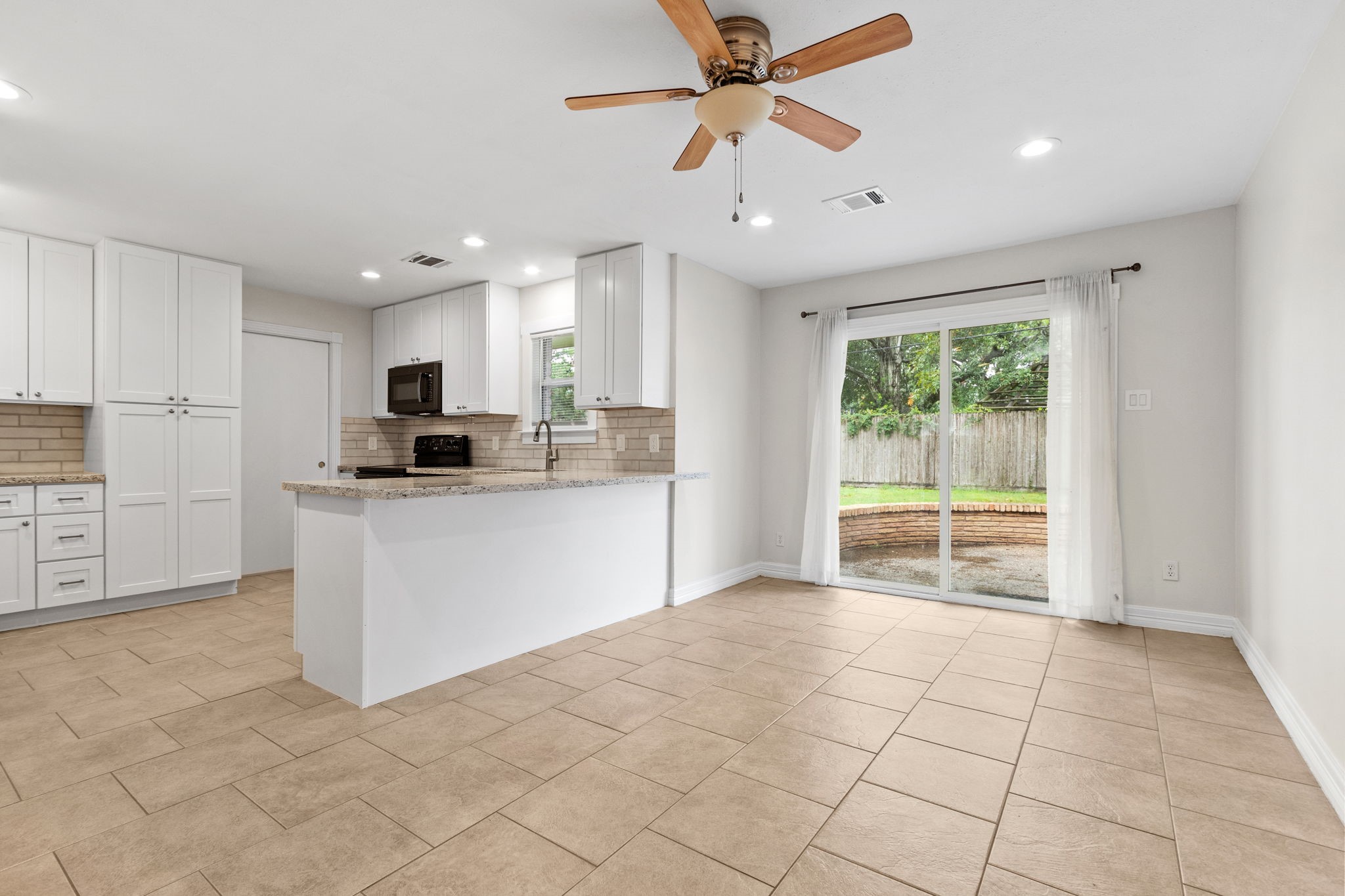 10518 Mayfield Road Houston, TX 77043 - Photo 10 of 26 Updated kitchen