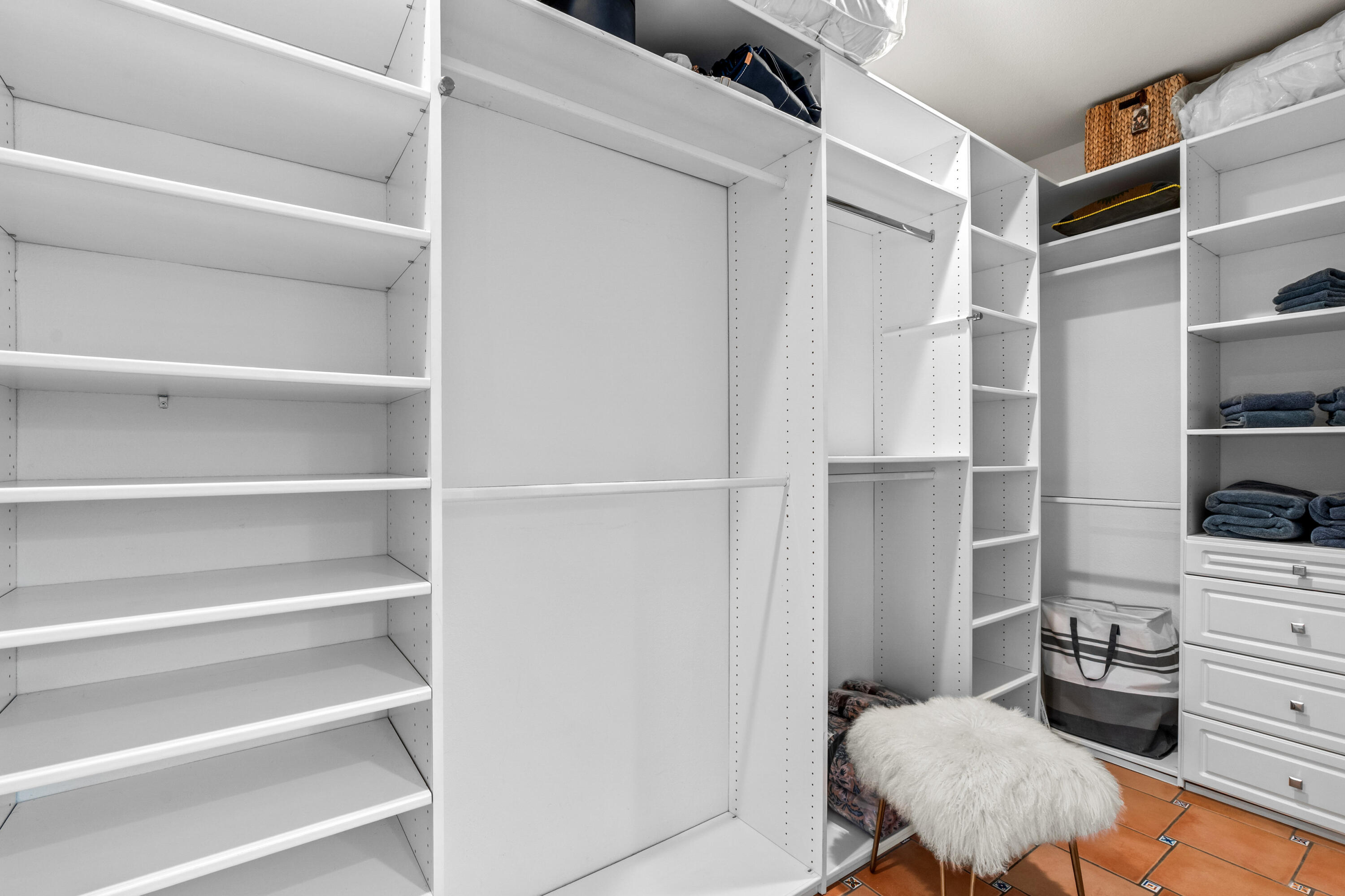 78900 Rio Seco La Quinta, CA 92253 - Photo 25 of 48 a bathroom with a toilet and a closet