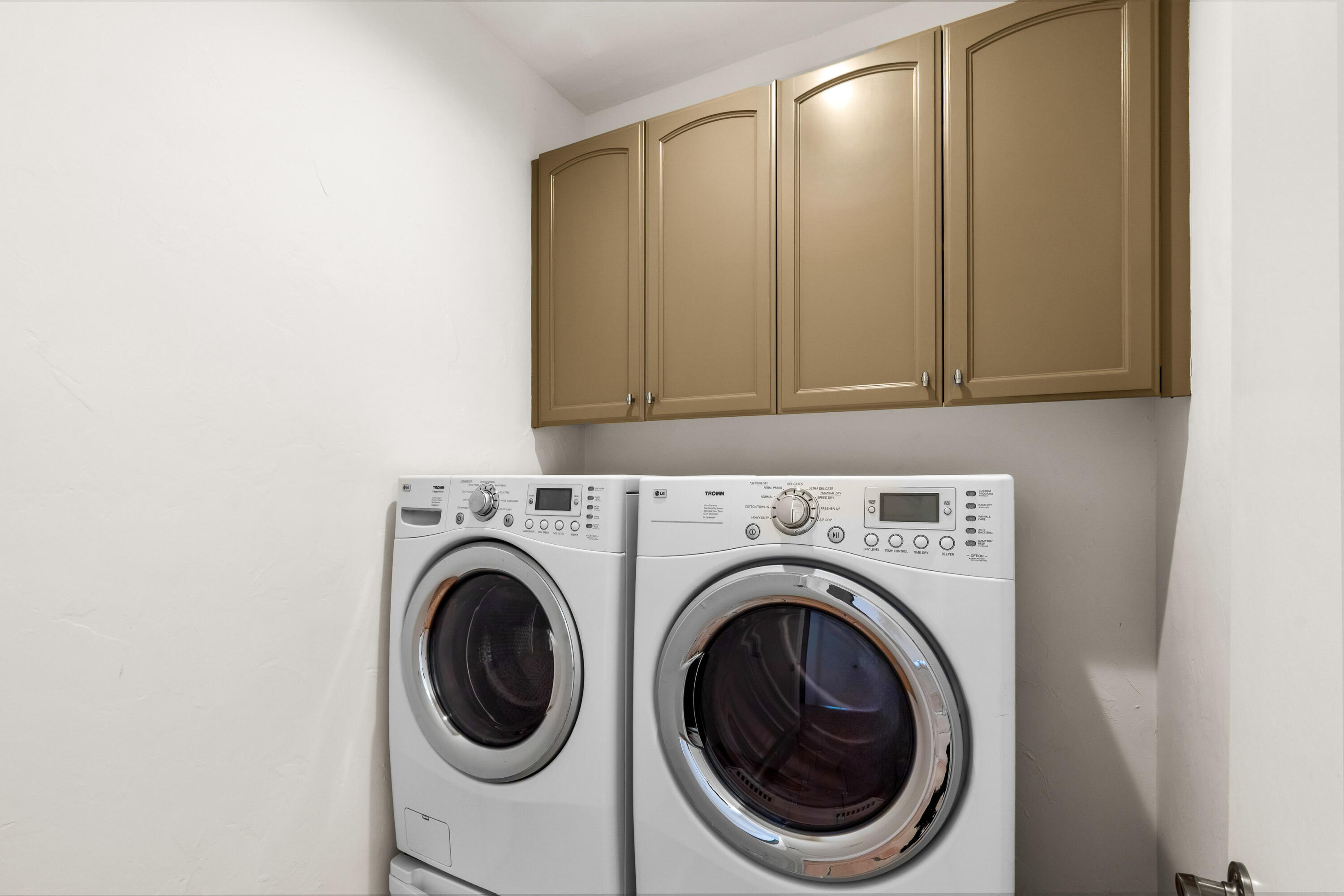 78900 Rio Seco La Quinta, CA 92253 - Photo 39 of 48 a utility room with dryer and washer