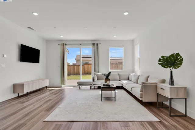 $719,000 | 5946 Markham Drive, Tracy, CA 95377