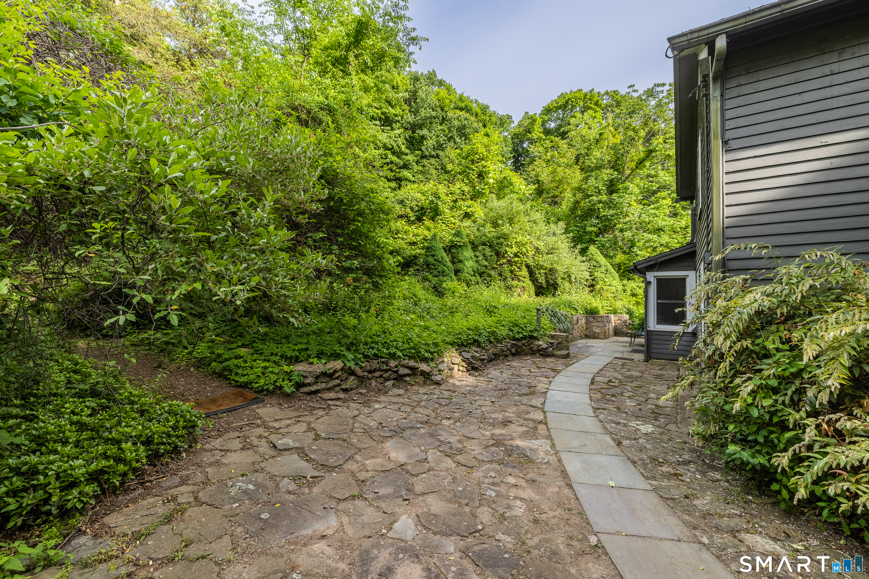 92 Walnut Tree Hill Road Newtown, CT 06482 - Photo 32 of 38