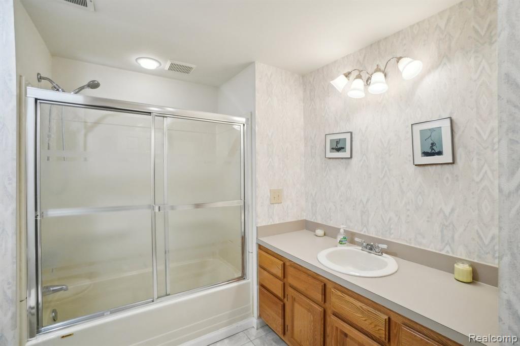 2138 Kennedy Drive Rochester Hills, MI 48309 - Photo 40 of 63