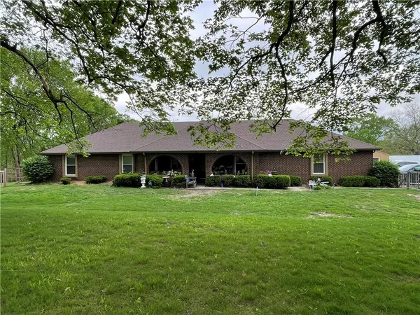 $410,000 | 1536 Dickinson Road, Independence, MO 64050