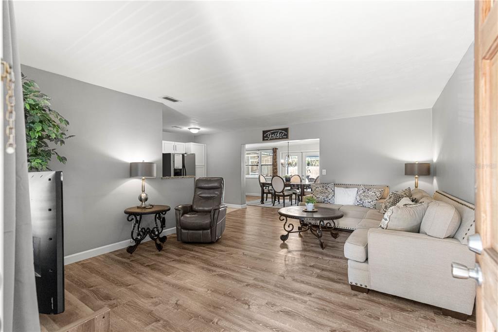 6401 East Holly Street Inverness, FL 34452 - Photo 8 of 51 a living room with furniture