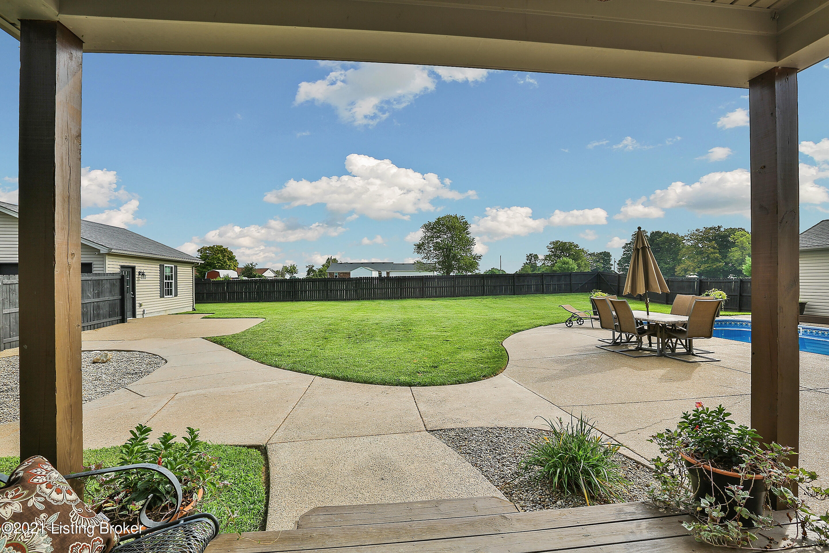 8245 Frankfort Road Waddy, KY 40076 - Photo 42 of 44 8245-frankfort-road-waddy-ky-usa-042