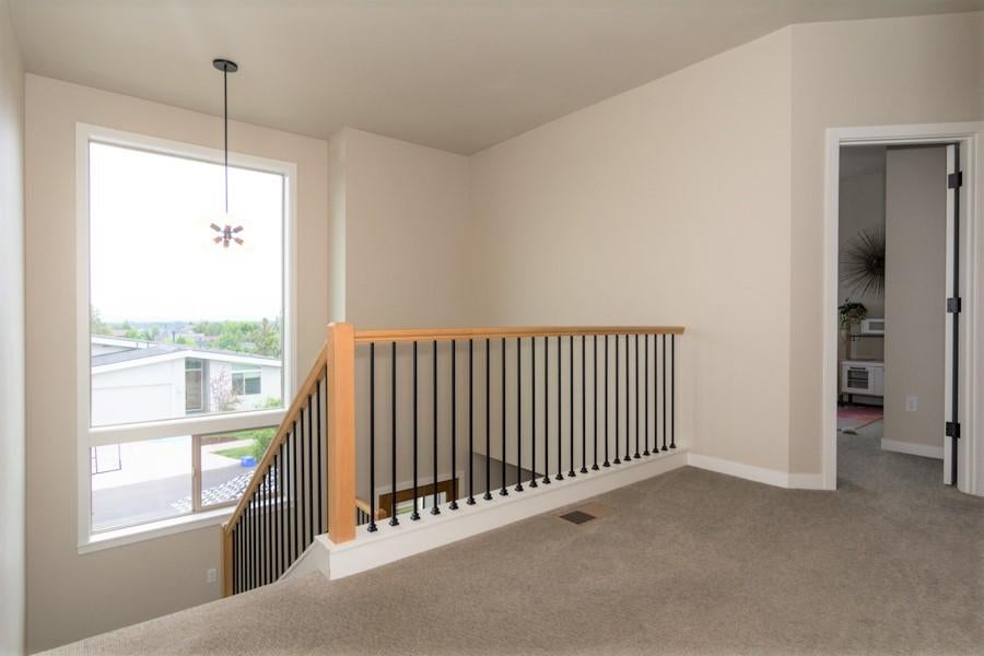 63150 Iner Loop Bend, OR 97701 - Photo 26 of 45 Large landing
