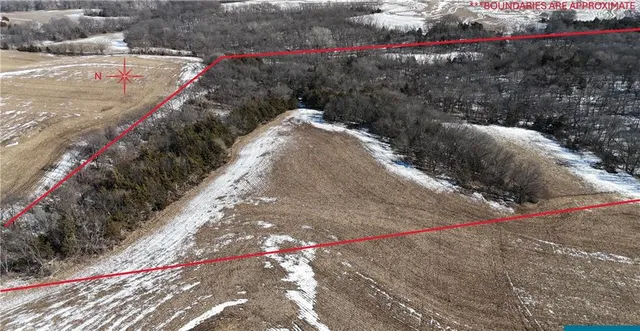 $429,300 | 27760 Y Highway, Oregon, MO 64473