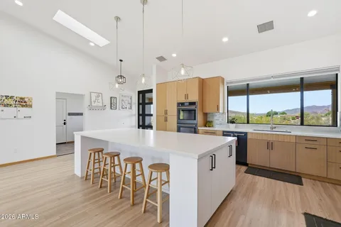 $949,000 | 43131 North 20th Street, New River, AZ 85087