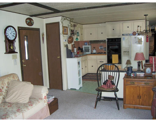 27 Lamplighter Lane Springfield, MA 01119 - Photo 11 of 17 Gallery Image 11
