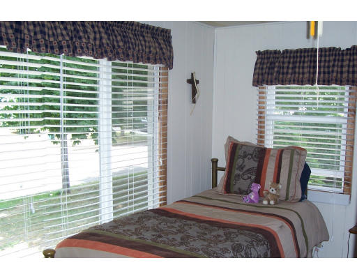 27 Lamplighter Lane Springfield, MA 01119 - Photo 13 of 17 Gallery Image 13