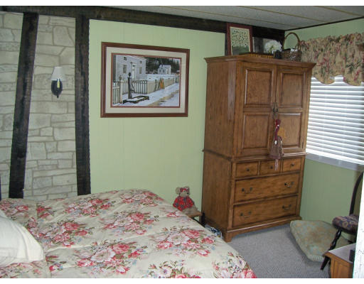 27 Lamplighter Lane Springfield, MA 01119 - Photo 8 of 17 Gallery Image 8