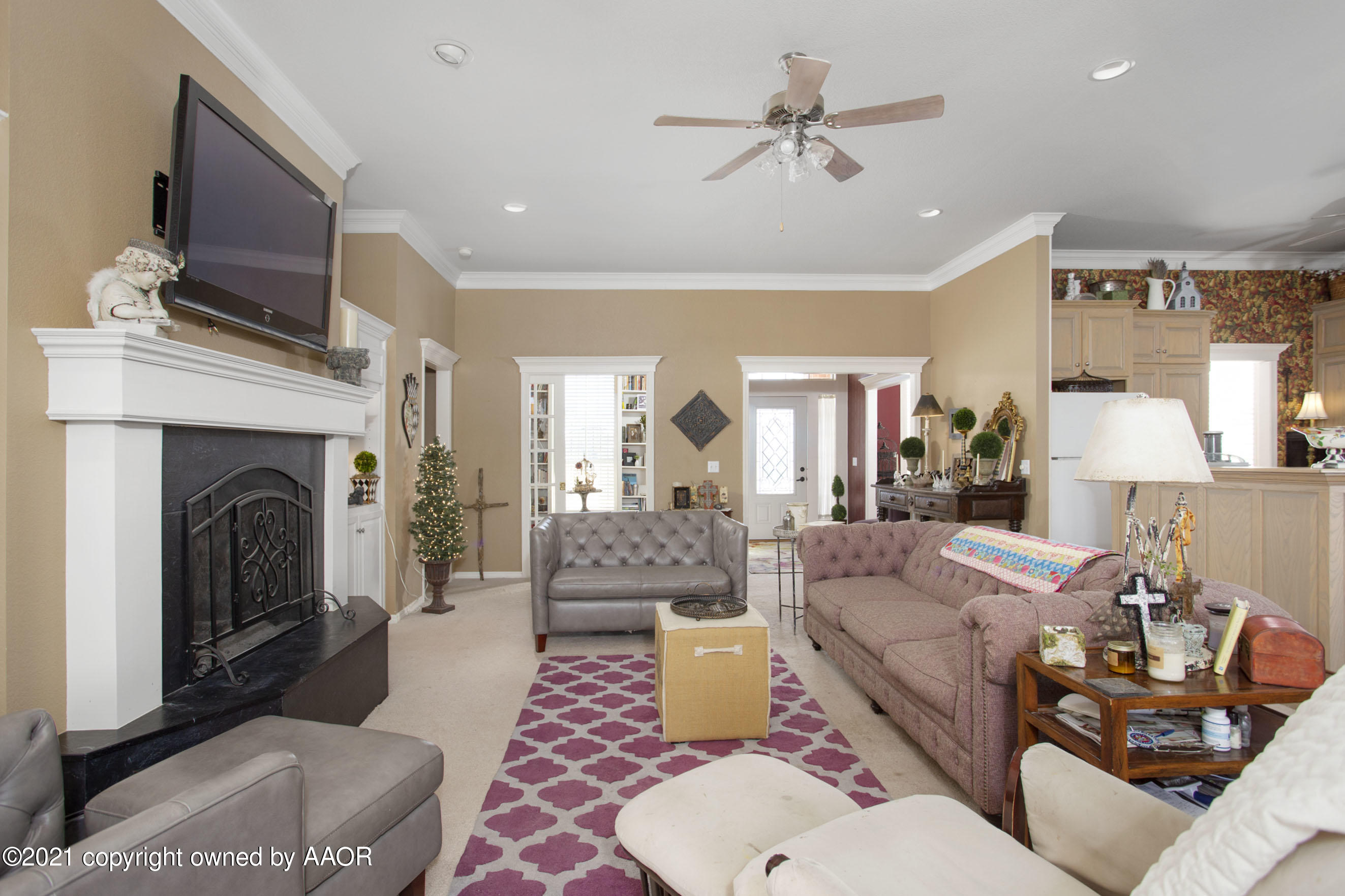 7008 Learning Tree Avenue Amarillo, TX 79119 - Photo 12 of 26 Living Room View 3