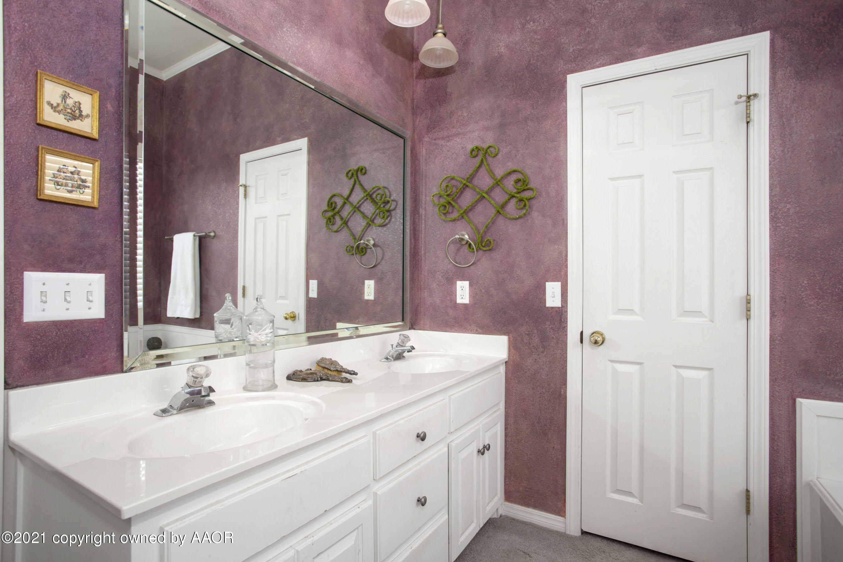 7008 Learning Tree Avenue Amarillo, TX 79119 - Photo 17 of 26 Master Bathroom View 2