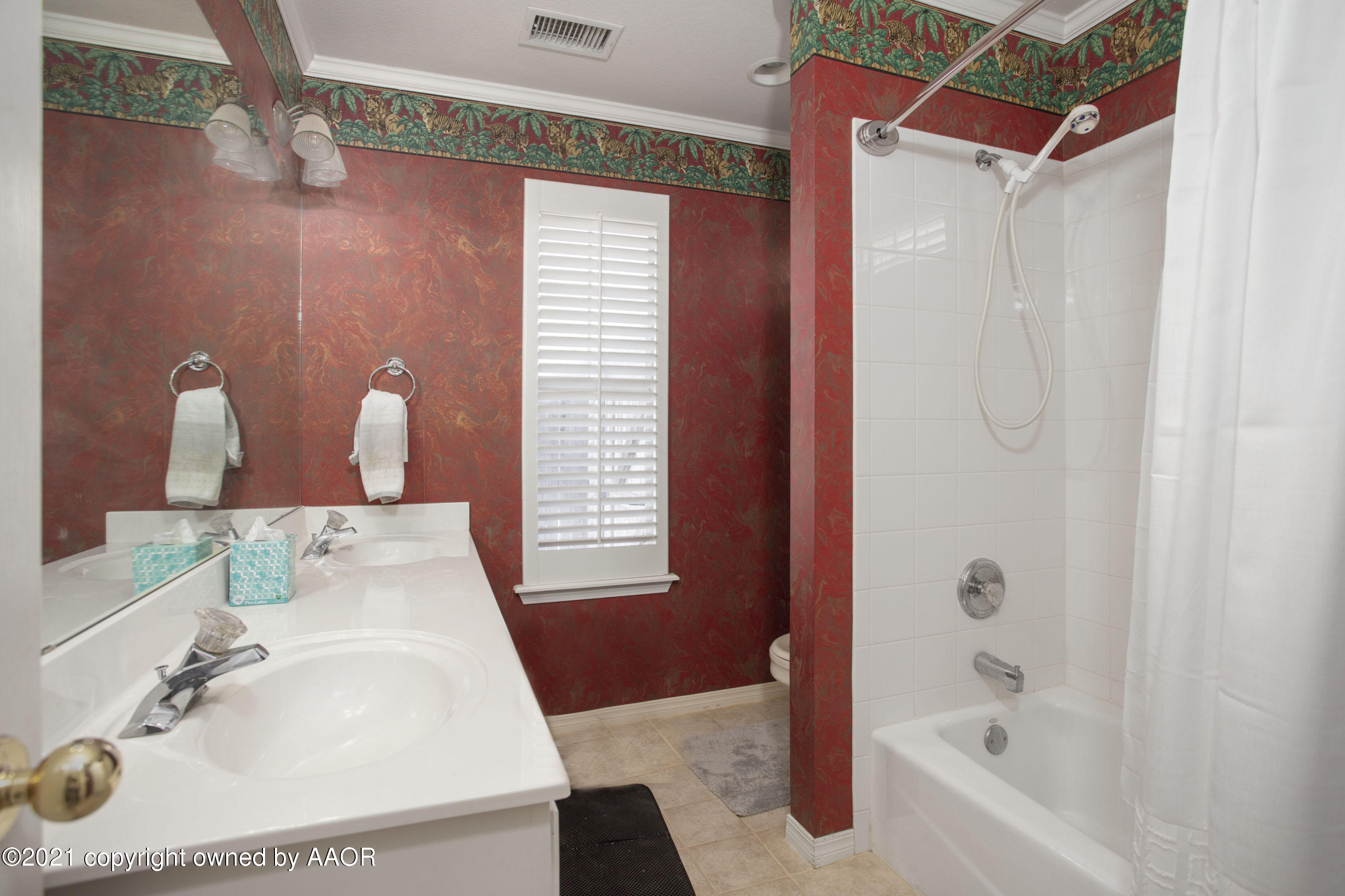 7008 Learning Tree Avenue Amarillo, TX 79119 - Photo 20 of 26 Main Bathroom