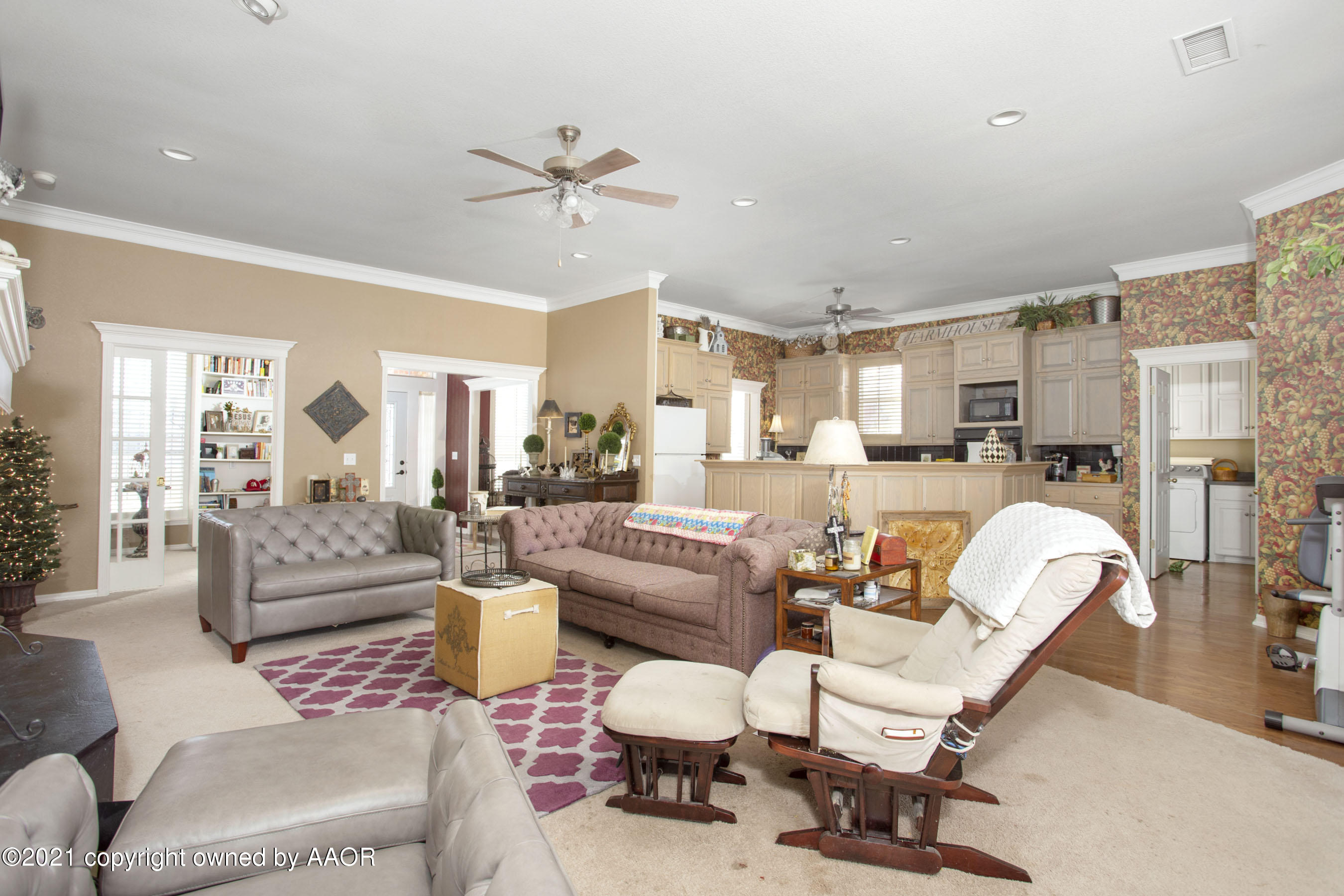 7008 Learning Tree Avenue Amarillo, TX 79119 - Photo 10 of 26 Living Room