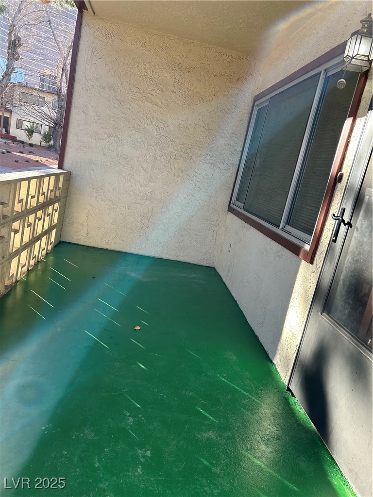 350 East Desert Inn Road, Unit F104 Las Vegas, NV 89109 - Photo 17 of 27 View of patio / terrace