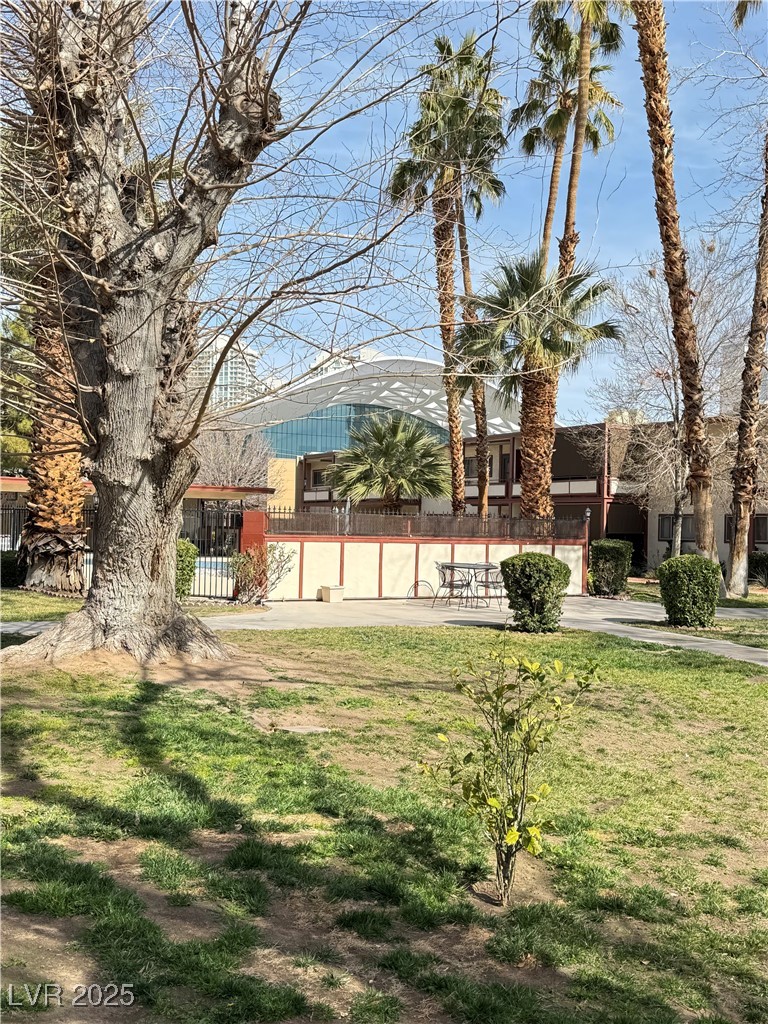 350 East Desert Inn Road, Unit F104 Las Vegas, NV 89109 - Photo 22 of 27 Surrounding community