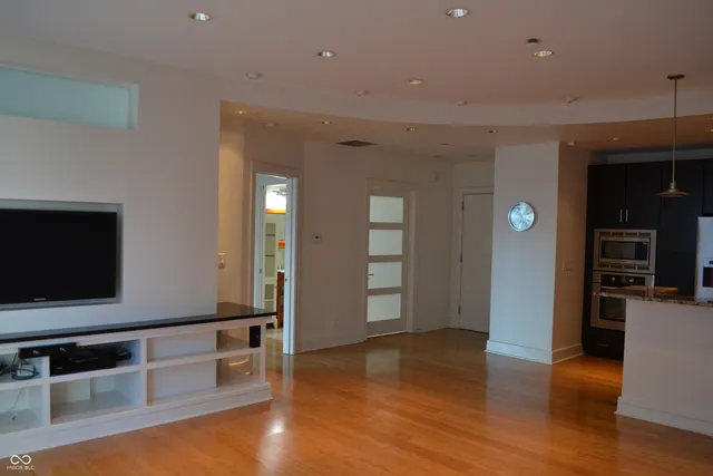 $2,250 | 429 North Pennsylvania Street, Unit 602, Indianapolis, IN 46204