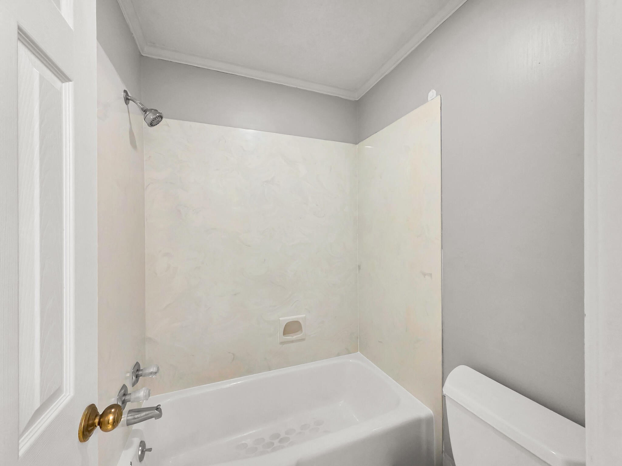 3910 Cypress Point Beaumont, TX 77707 - Photo 37 of 50 a bathroom with a bathtub