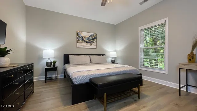 $2,400 | 169 East Grande Avenue, Unit 301, Johnson City, TN 37601