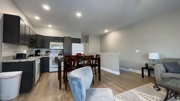 $2,400 | 169 East Grande Avenue, Unit 301, Johnson City, TN 37601