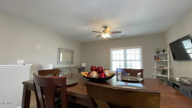 $2,400 | 169 East Grande Avenue, Unit 301, Johnson City, TN 37601