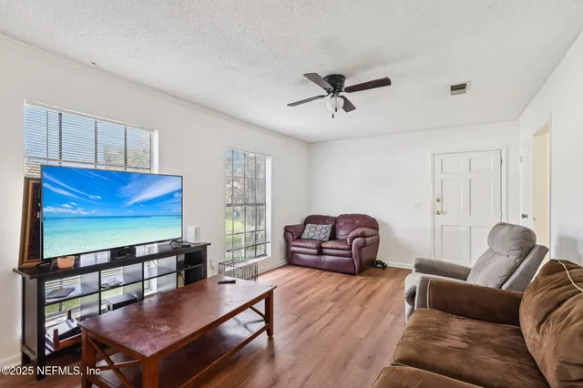 $475,000 | 810 Meadowbrook Drive, Orange Park, FL 32073