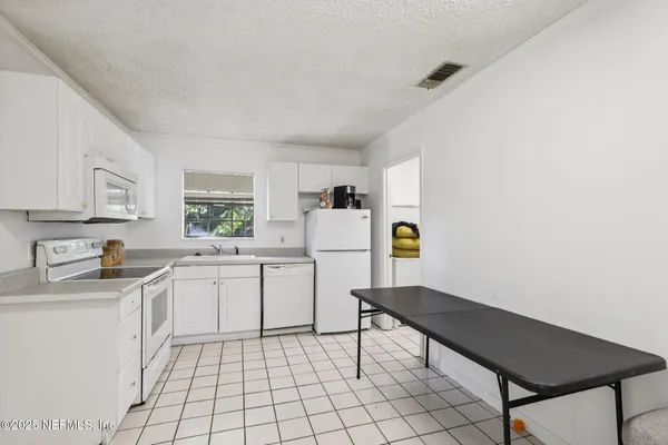 $460,000 | 810 Meadowbrook Drive, Orange Park, FL 32073