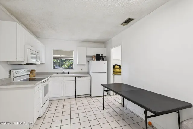 $475,000 | 810 Meadowbrook Drive, Orange Park, FL 32073