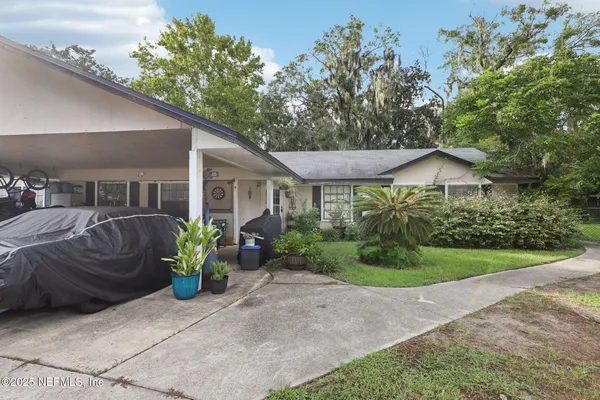 $460,000 | 810 Meadowbrook Drive, Orange Park, FL 32073