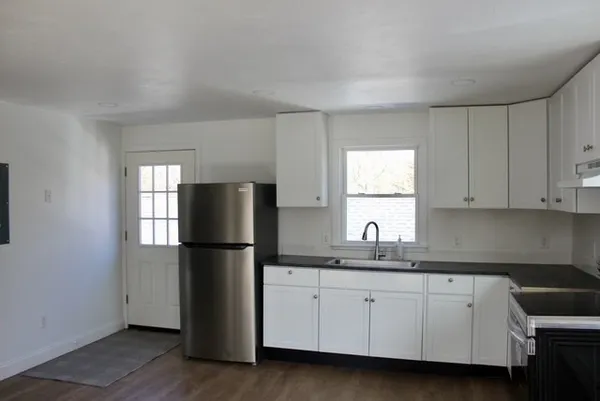 $2,100 | 118 South Main Street, Unit 2, Freetown, MA 02702