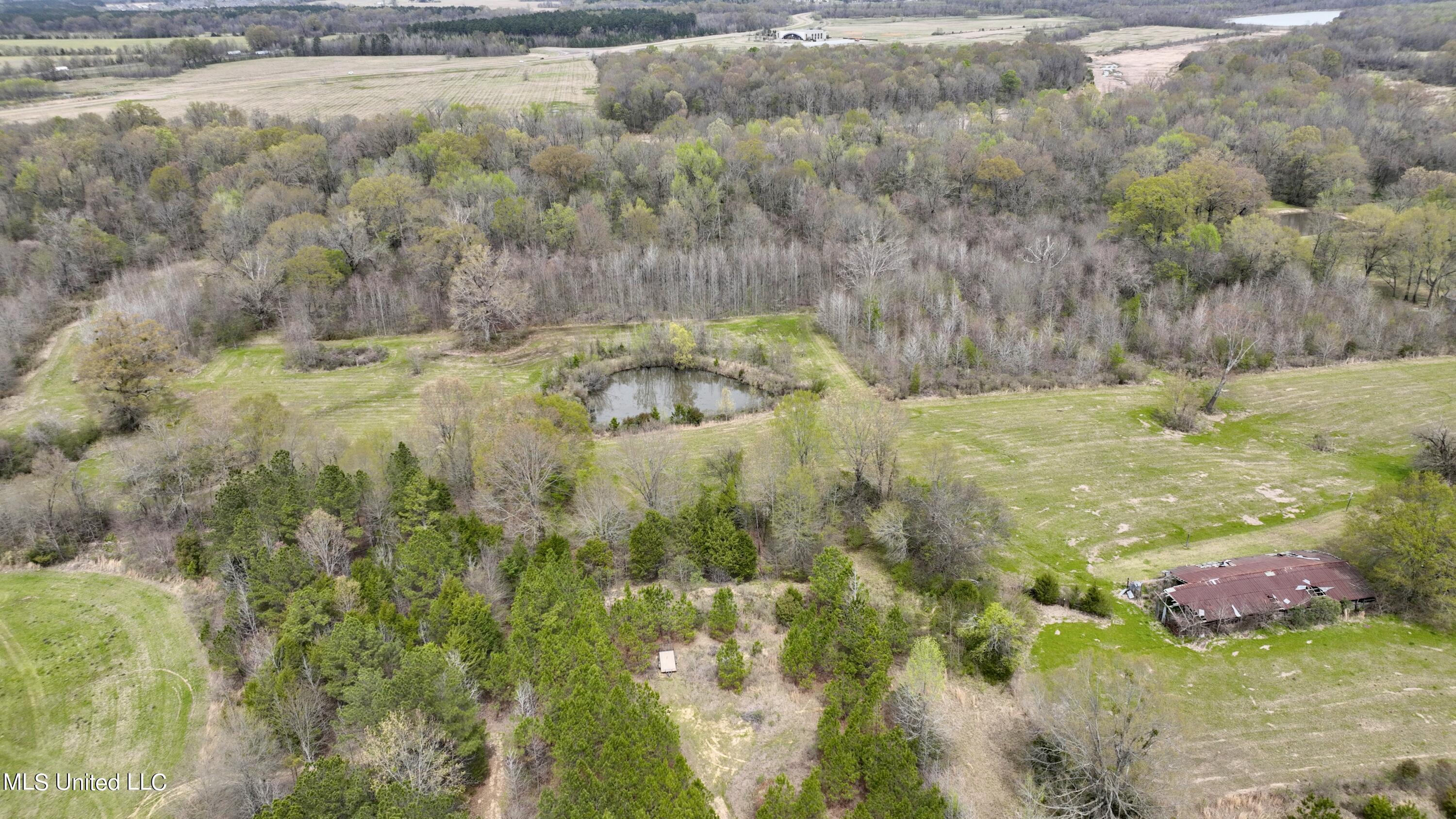 567 Countryside Place Madison, MS 39110 - Photo 10 of 41 Photo_1080295926_DJI_502_jpg_11814750_0_