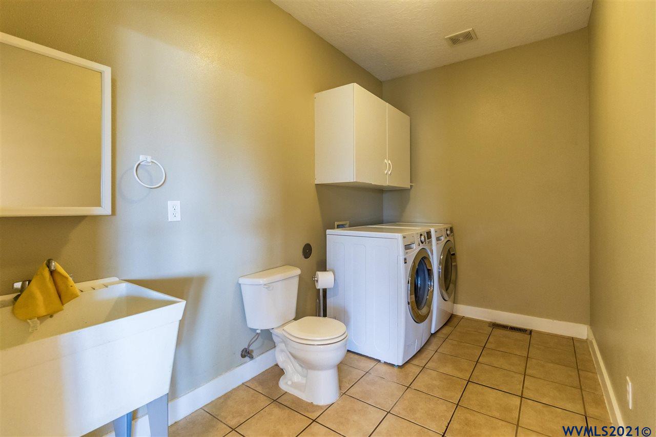 2000 Brooklake Road Northeast Keizer, OR 97303 - Photo 21 of 36 Gallery Image 21