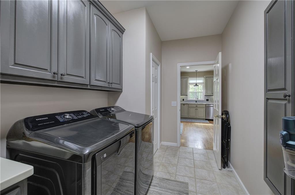 181 Fox Den Circle Jasper, GA 30143 - Photo 43 of 111 a kitchen with a stove and a refrigerator