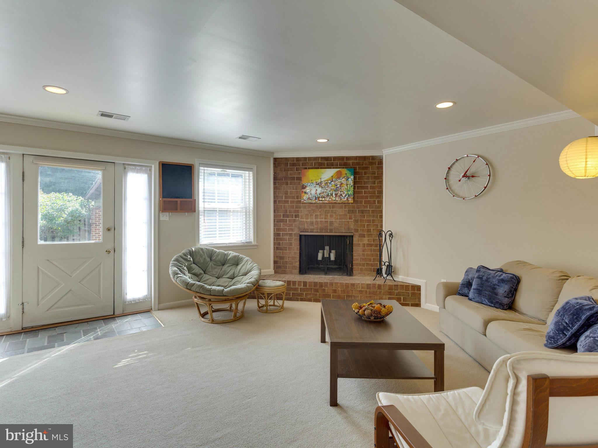 3897 Chain Bridge Road Fairfax, VA 22030 - Photo 26 of 30 Family Room