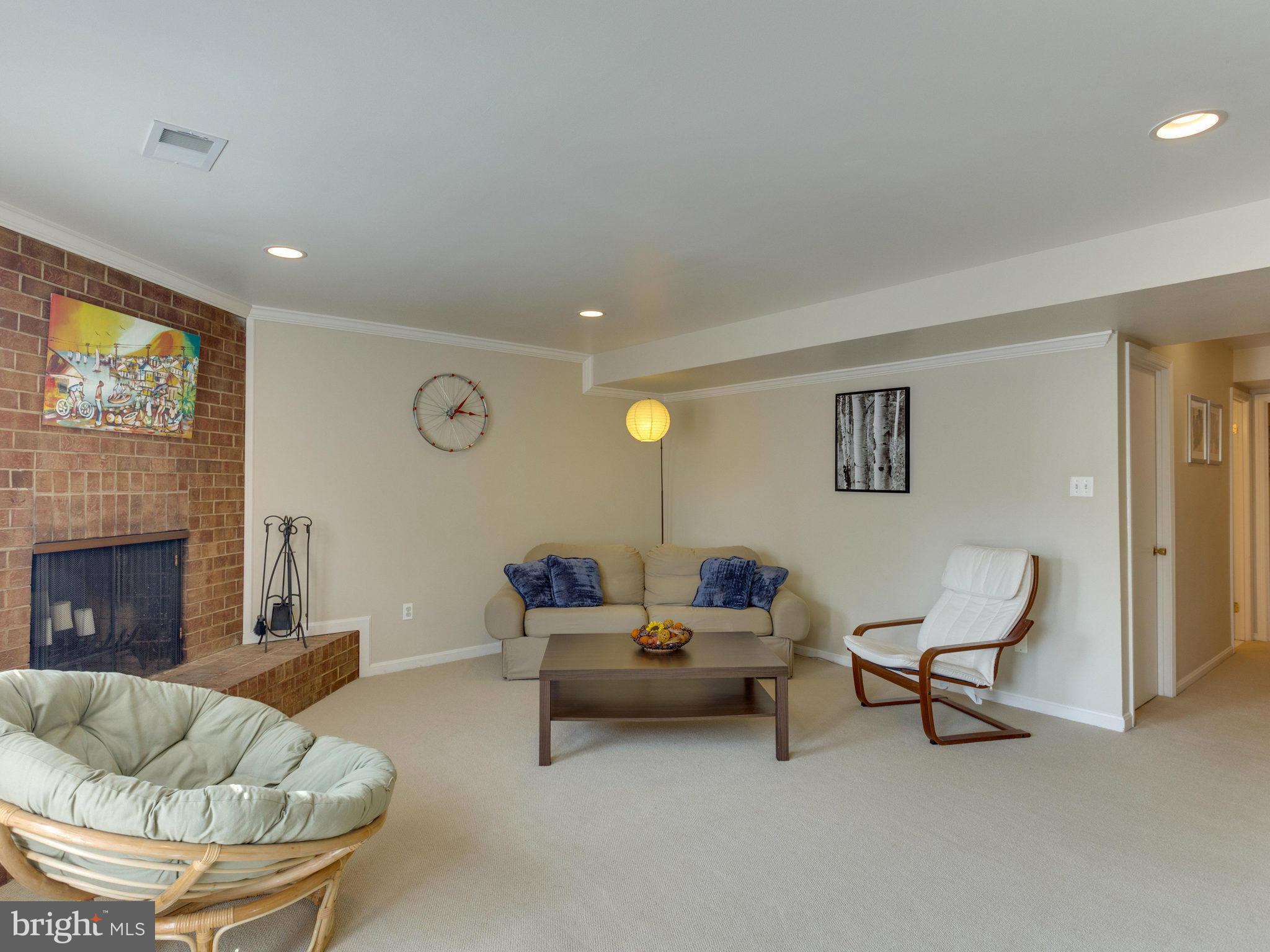 3897 Chain Bridge Road Fairfax, VA 22030 - Photo 27 of 30 Family Room