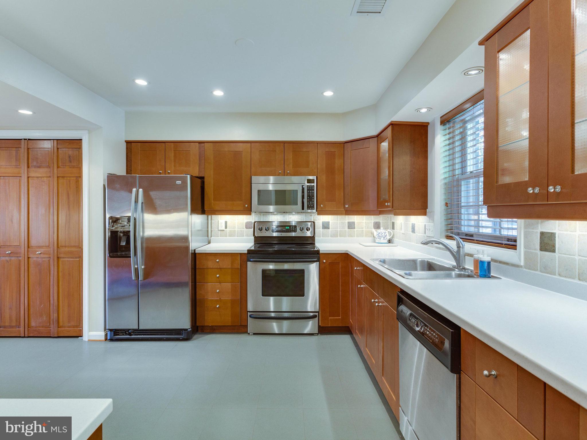 3897 Chain Bridge Road Fairfax, VA 22030 - Photo 4 of 30 Kitchen
