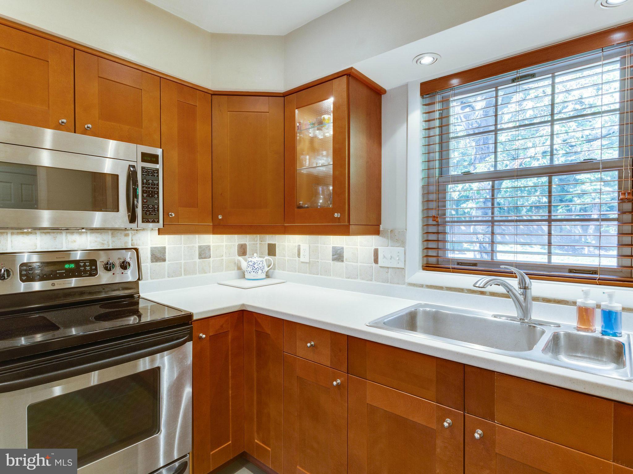 3897 Chain Bridge Road Fairfax, VA 22030 - Photo 7 of 30 Kitchen