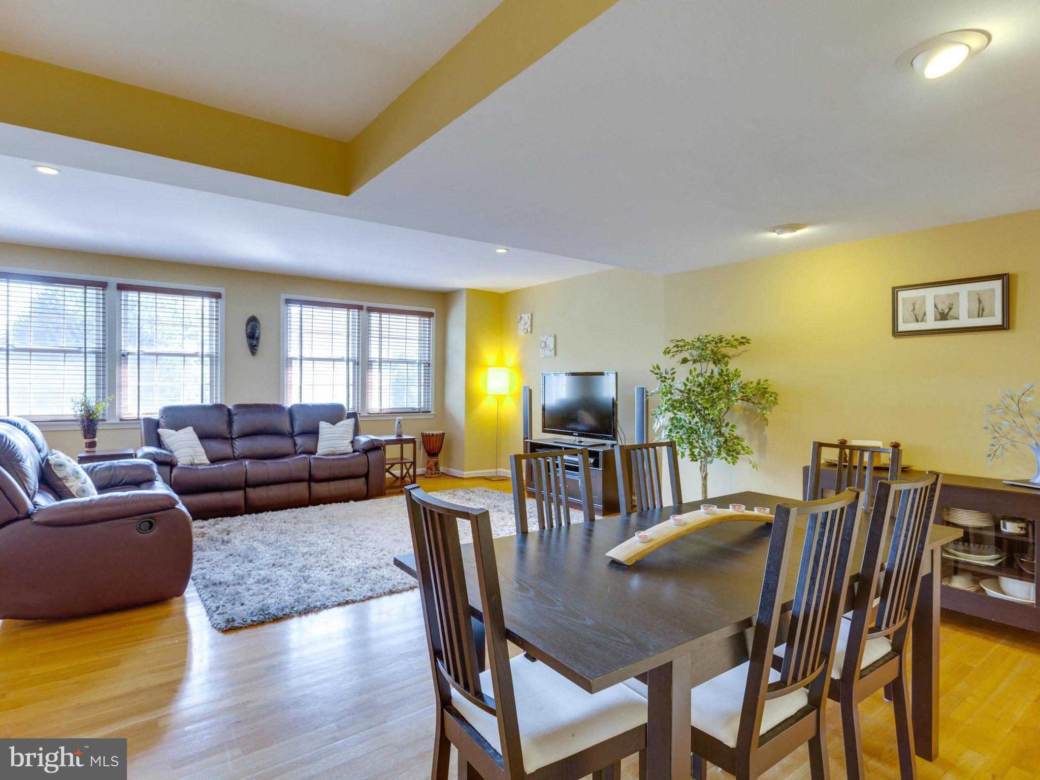 3897 Chain Bridge Road Fairfax, VA 22030 - Photo 9 of 30 Living Room