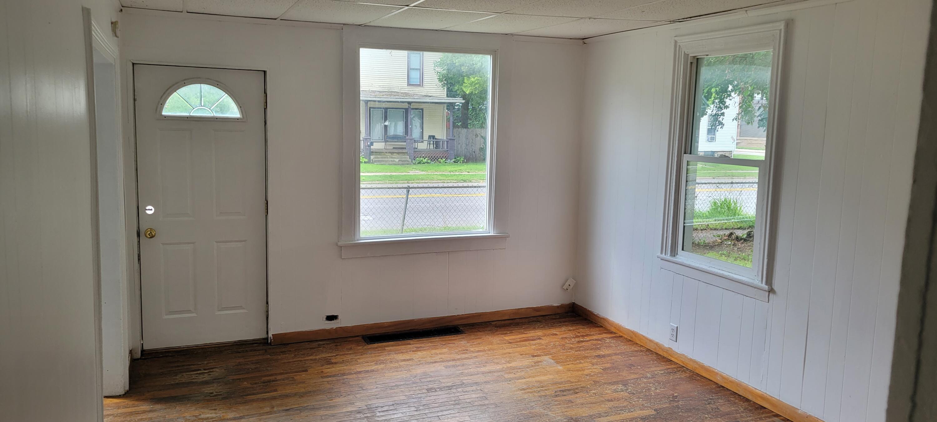 230 East Michigan Avenue Three Rivers, MI 49093 - Photo 11 of 17 Large Living Room