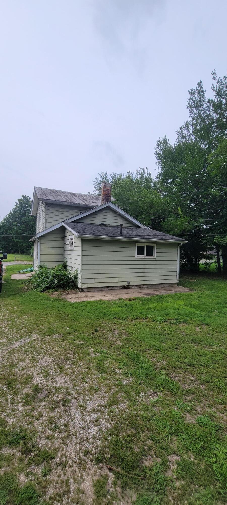 230 East Michigan Avenue Three Rivers, MI 49093 - Photo 4 of 17 Back of home
