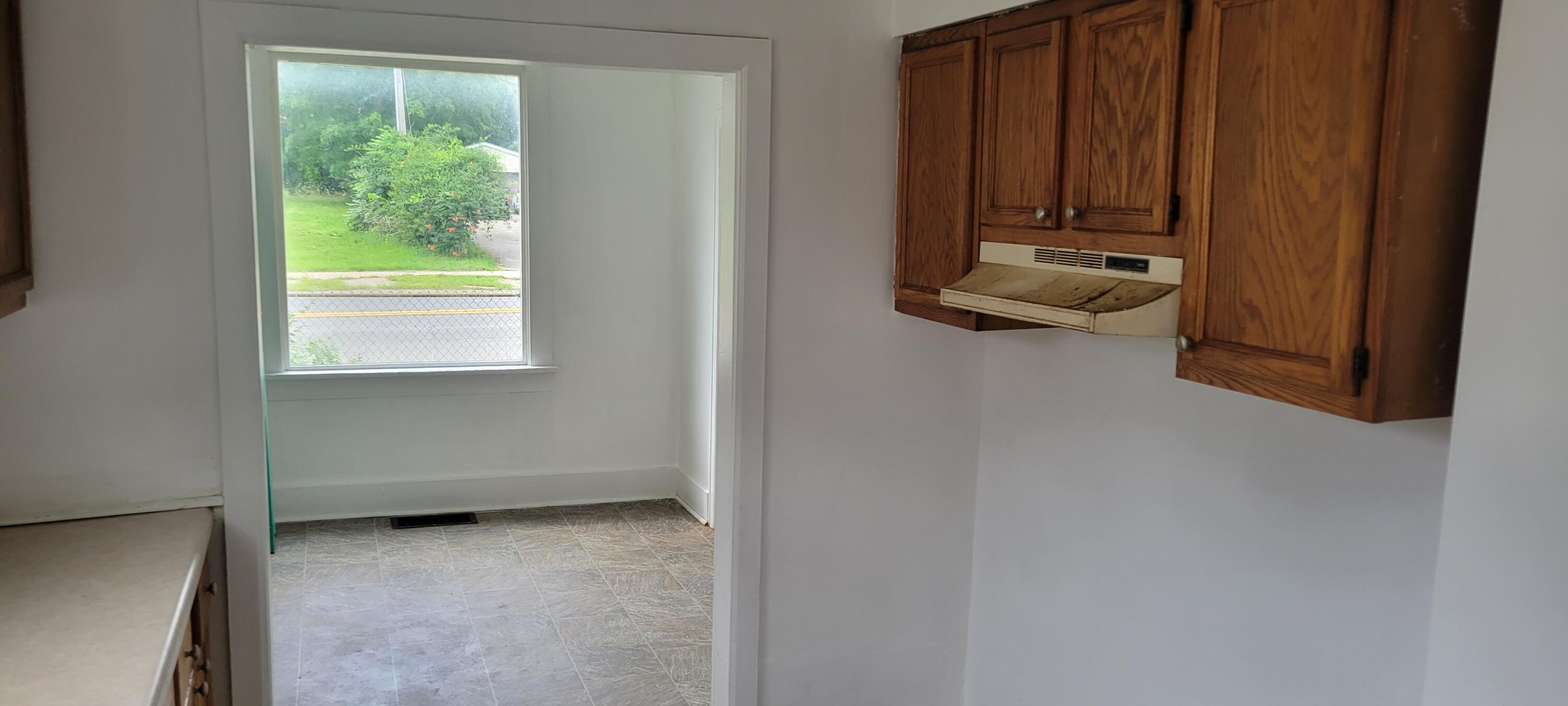 230 East Michigan Avenue Three Rivers, MI 49093 - Photo 9 of 17 Kitchen w attached dining area