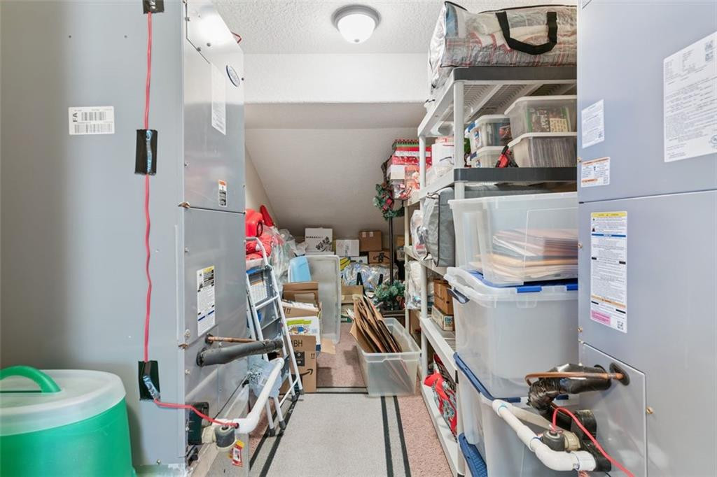 152 Villa Road Brunswick, GA 31525 - Photo 27 of 37 Extra Closet space