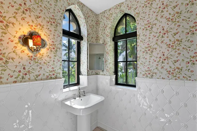 $24,000,000 | 1840 South Bayshore Lane, Miami, FL 33133