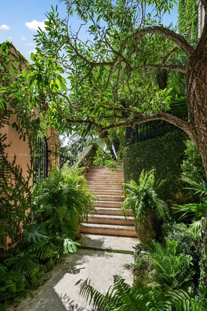 $18,900,000 | 1840 South Bayshore Lane, Miami, FL 33133